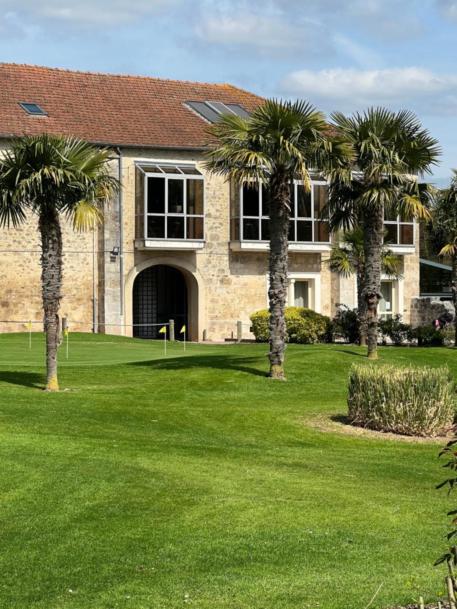 Hotel Abbaye Du Golf De Lesigny Exteriér fotografie