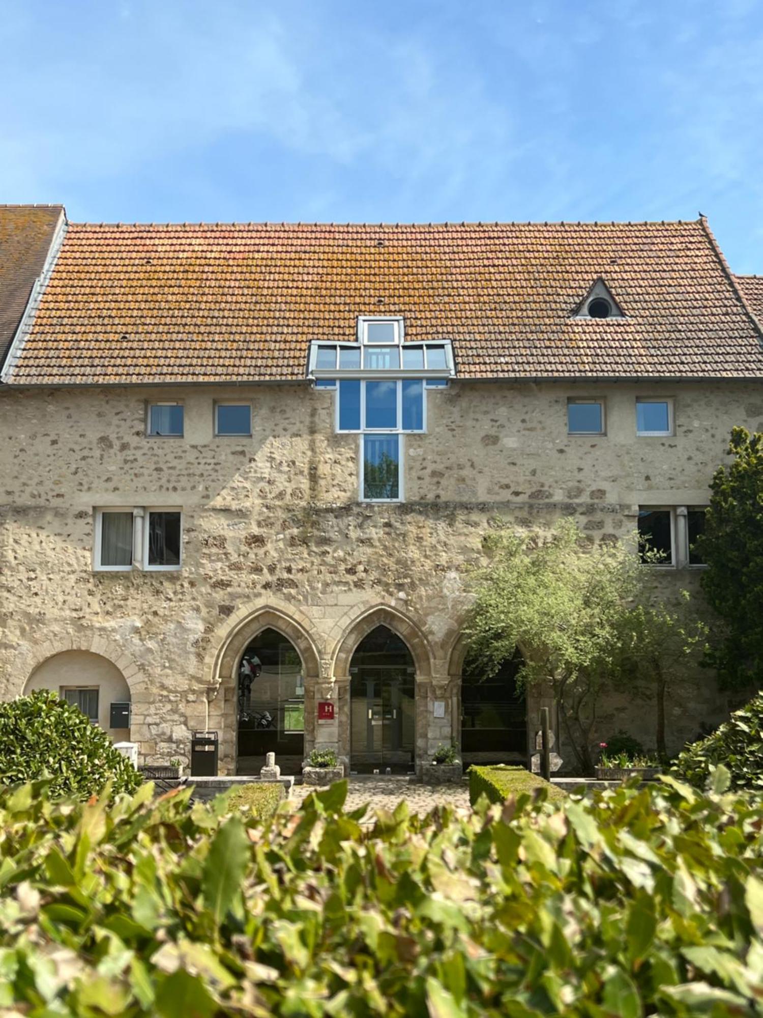 Hotel Abbaye Du Golf De Lesigny Exteriér fotografie